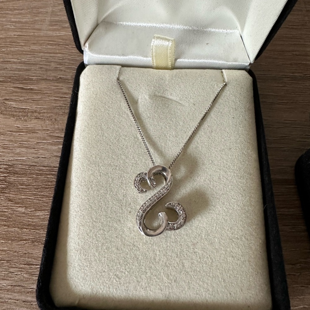 Kay Jewelers Open Heart Collection Necklace - Picture 2 of 3
